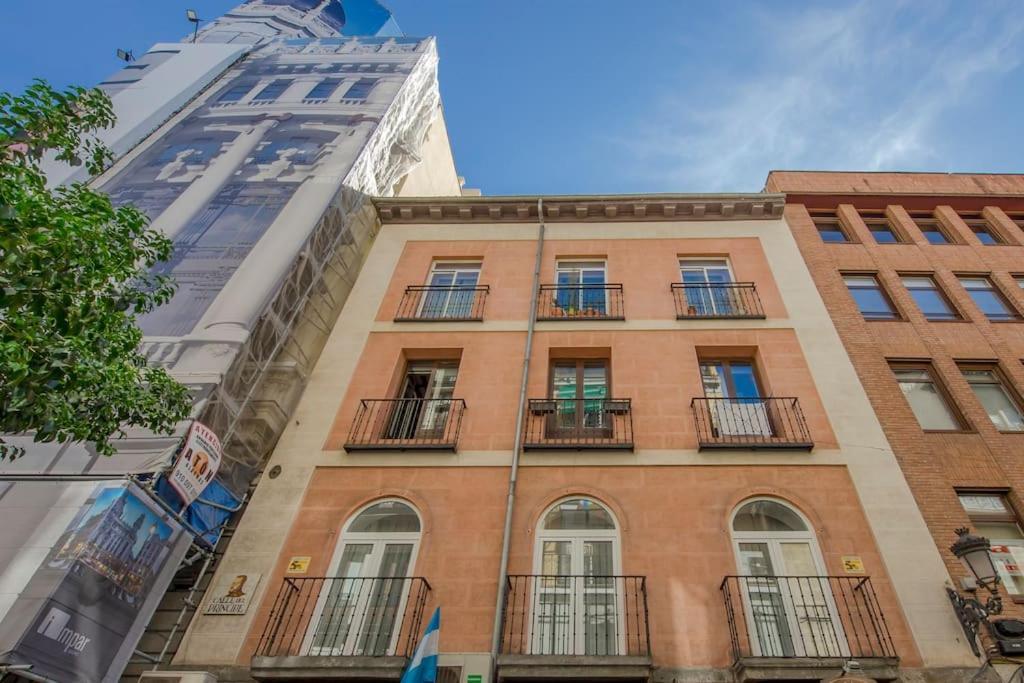 Suara Apartamentos 2 Madrid Luaran gambar